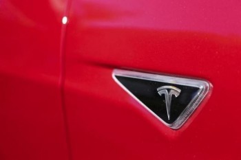 Tesla下調銷售預測  喊話仍需更多資金